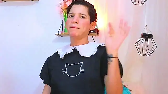 Ariel_Femboy_ Adlı Modelin Canlı XXX Sohbeti