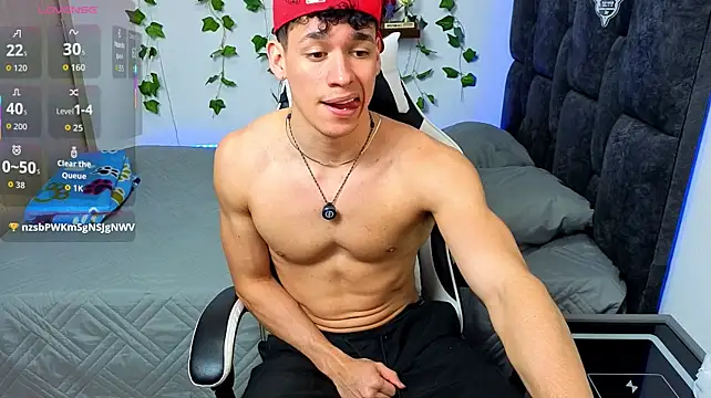 Luke_Muscle: απευθείας συνομιλία ΧΧΧ