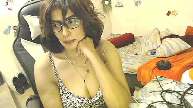 Chat +18 de Isabella_Martin ao vivo