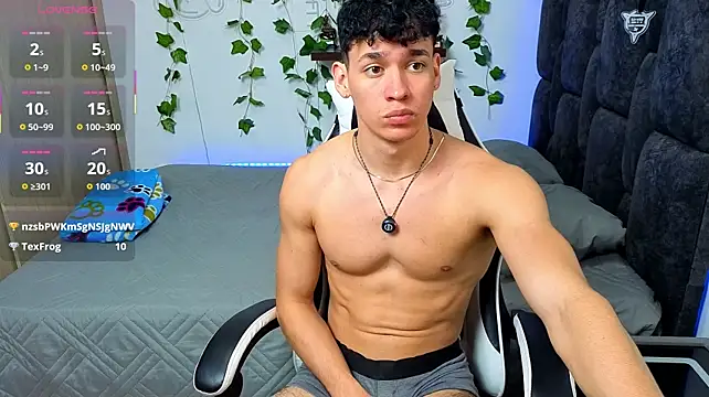 Luke_Muscle Adlı Modelin Canlı XXX Sohbeti