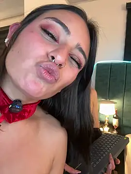 NandaVixen Webcam show