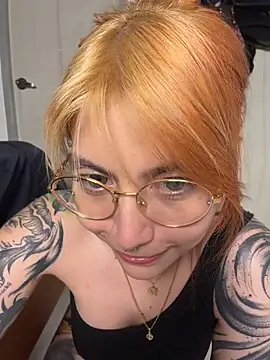 YunoRose_ Chat XXX in diretta