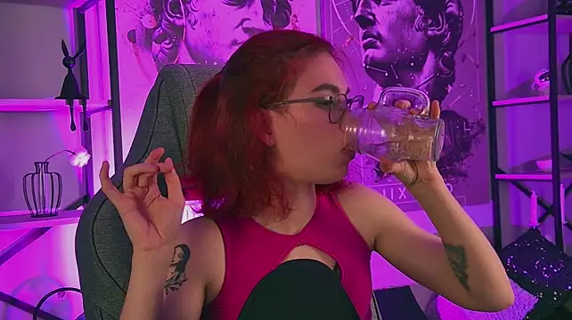 SeraphineDuskryn Adlı Modelin Canlı XXX Sohbeti