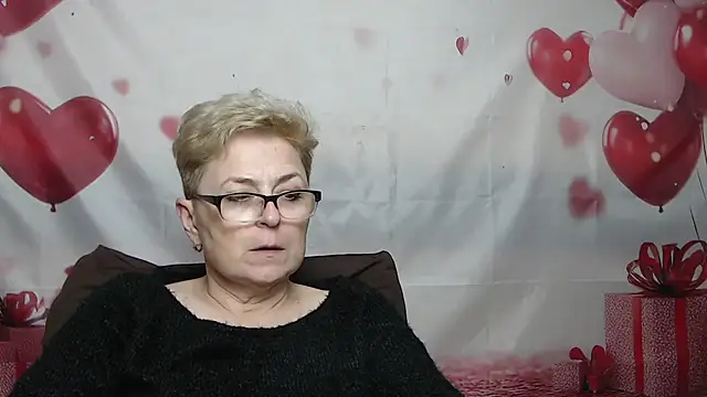 EmiliaGree's Live XXX Chat