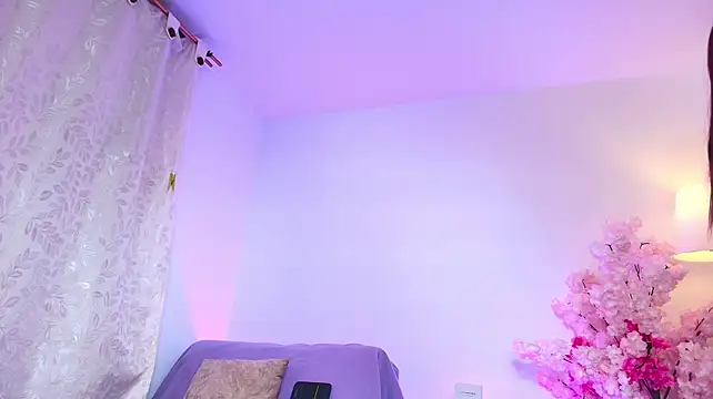 Chat +18 de Aria_Bugatti ao vivo