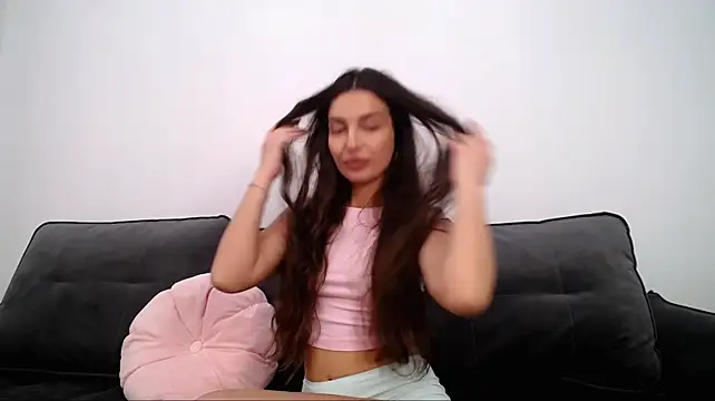 Chat +18 de Laura_Bess ao vivo