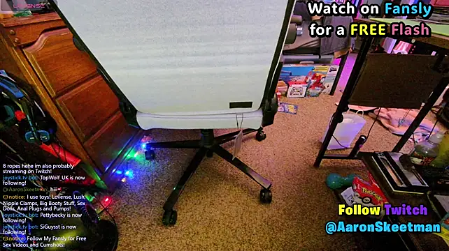 AaronSkeetman Chat XXX in diretta