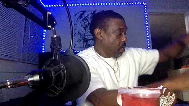 Chatroom XXX en direct de BigDaddyDy