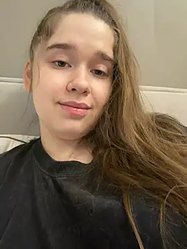 HornyGirlH - NAKED FOR U