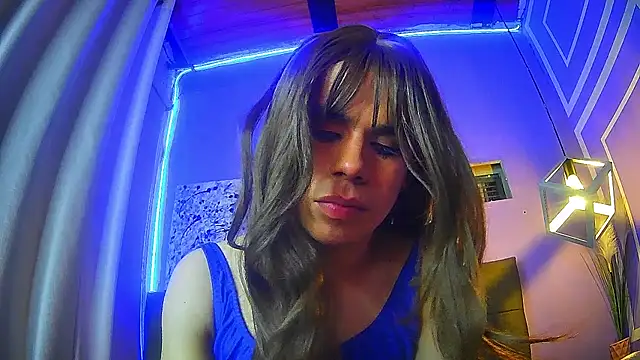 Chat XXX en directo de emma_cut3_
