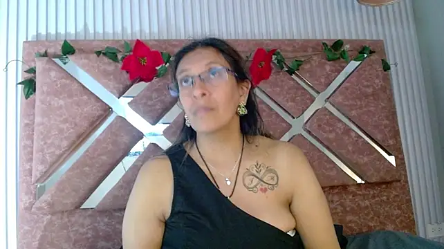 צ'אט XXX בשידור חי של sami29_