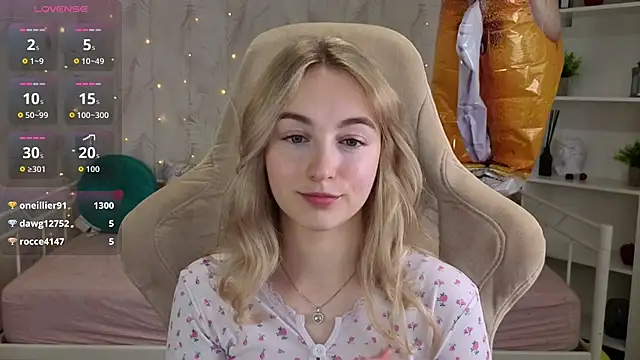 Shy_Polly: онлайн-секс-чат