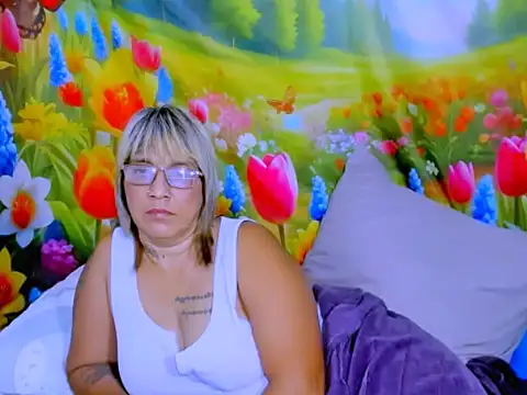 צ'אט XXX בשידור חי של indianroxy