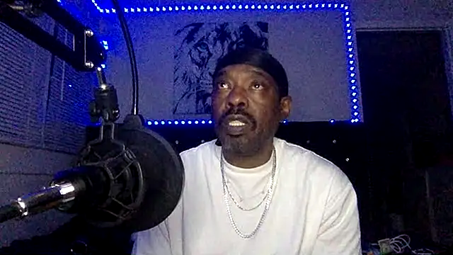 BigDaddyDy – Naživo XXX chat