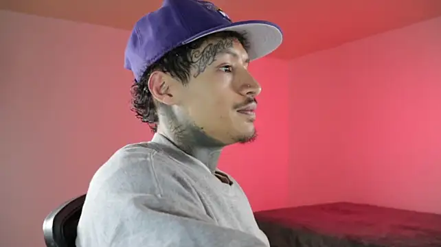 trieone's Live XXX Chat