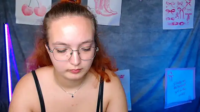 Chat +18 de MissAriaa ao vivo