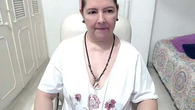 leonela_69's Live XXX Chat