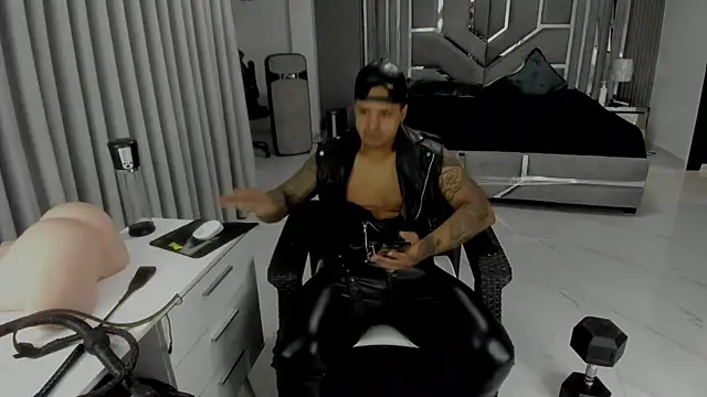 Živý XXX chat master_leather