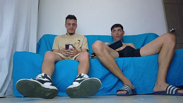 bully_boss Adlı Modelin Canlı XXX Sohbeti