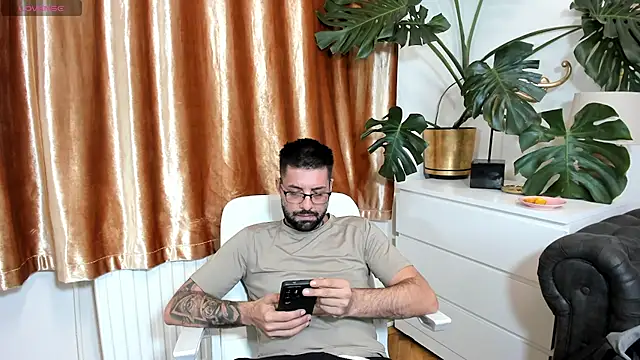Chat XXX ao vivo de TommyDum