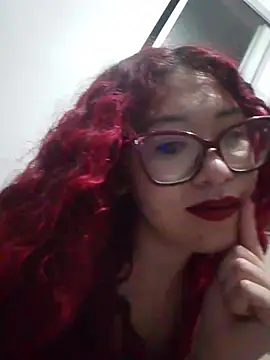 צ'אט XXX בשידור חי של sexyjadeS2