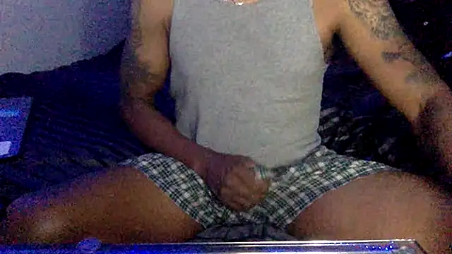 צ'אט XXX בשידור חי של BigDaddyDy