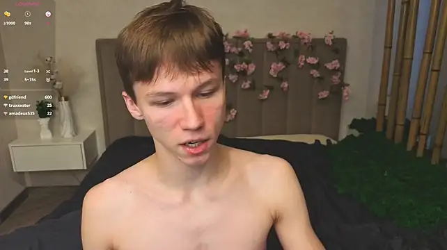 XXX chat uživo modela cuMte_boy