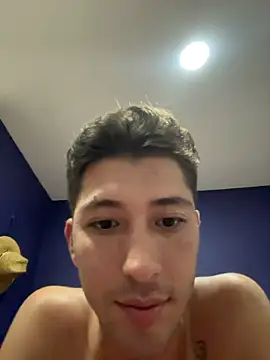 Valentiino69 Show Webcam
