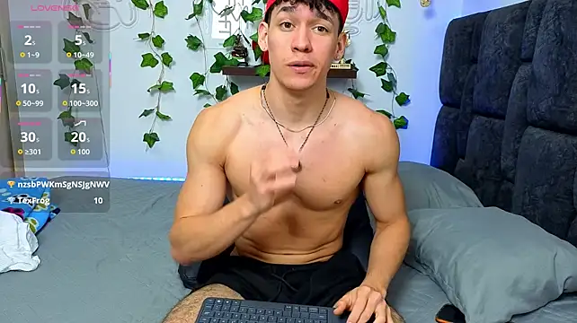 Онлайн чат XXX Luke_Muscle