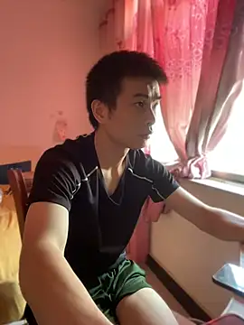 gutou001 Adlı Modelin Canlı XXX Sohbeti