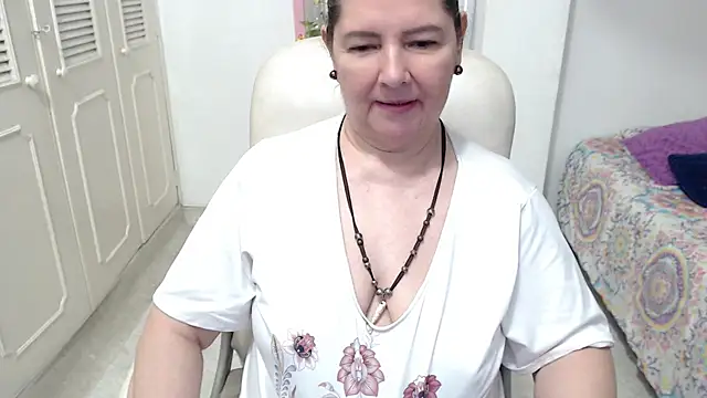 leonela_69のライブXXXチャット
