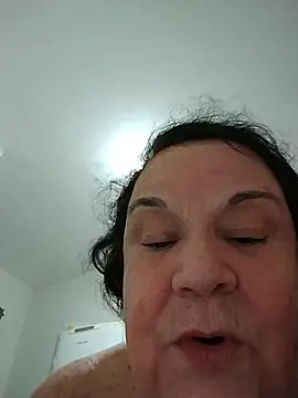 YayaMineira's Live XXX Chat