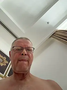 DildoMike Live XXX-chat