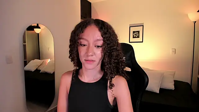 ChloeMoreti's Live XXX Chat