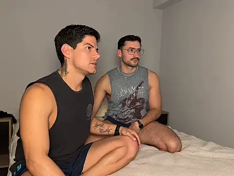 Chat +18 de MartinyBruno ao vivo
