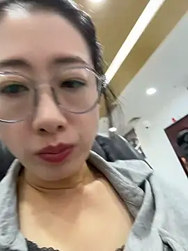 Weiwei103 - 茄子🍆插骚逼
