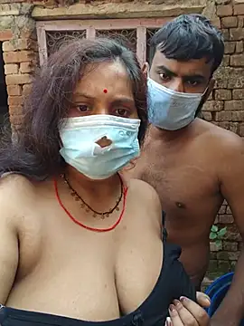 priyasharma0101 即時 XXX 聊天