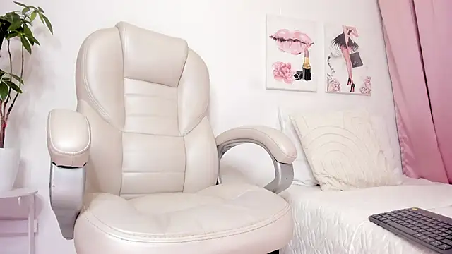 Reina_- Adlı Modelin Canlı XXX Sohbeti
