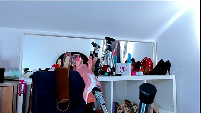 KarlaHartley live XXX chat