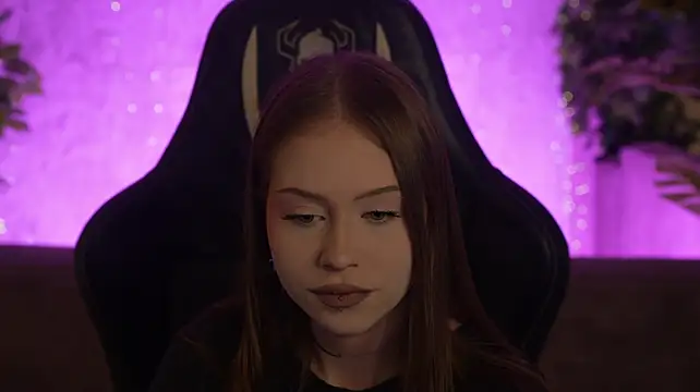 Chat XXX en directo de Esmie_Smile