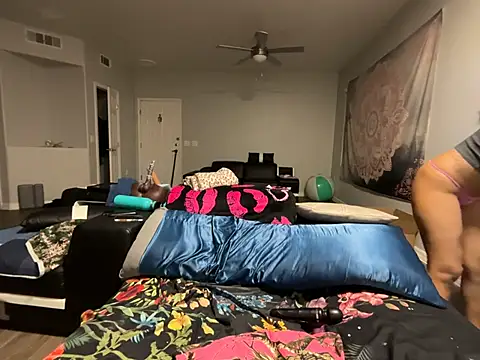 Chat +18 de ReeseZen ao vivo