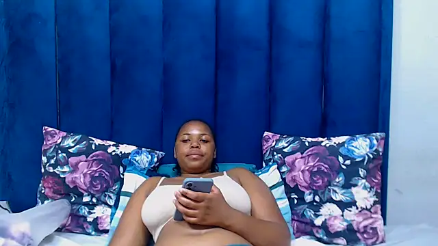 Chatroom XXX en direct de HotSmallTits