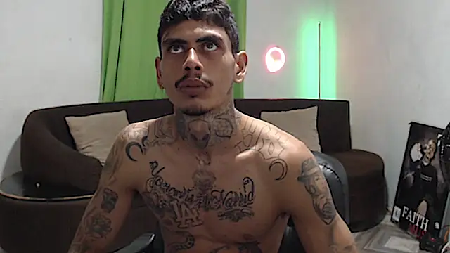 alpha_zom live XXX chat