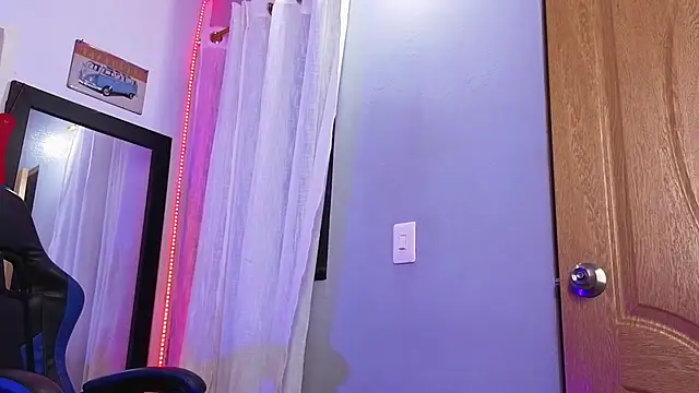 Veronica_111 Adlı Modelin Canlı XXX Sohbeti