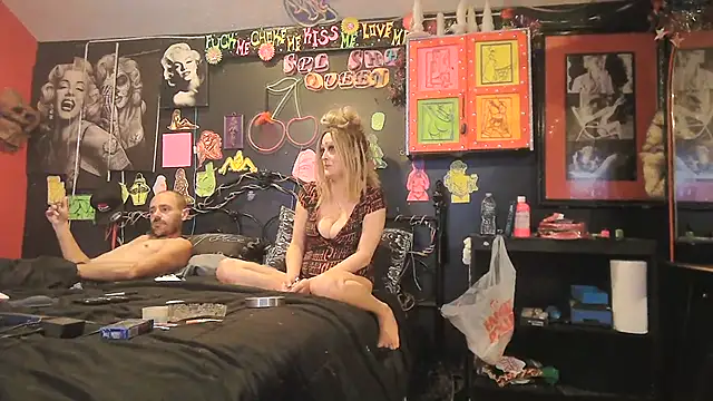 Онлайн чат XXX DaddyAndSplashQueen