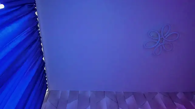 Alanna_Pow's Live XXX Chat