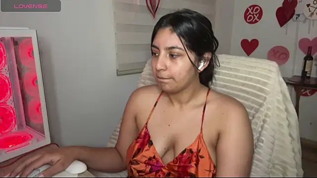 XXX chat uživo modela cloe_small