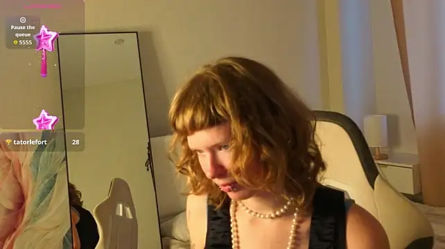 VioletDesiree's Live XXX Chat