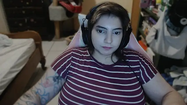 XXX chat uživo modela VictoriaSaintes