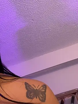 Chat +18 de Amara_Latina_XXX ao vivo
